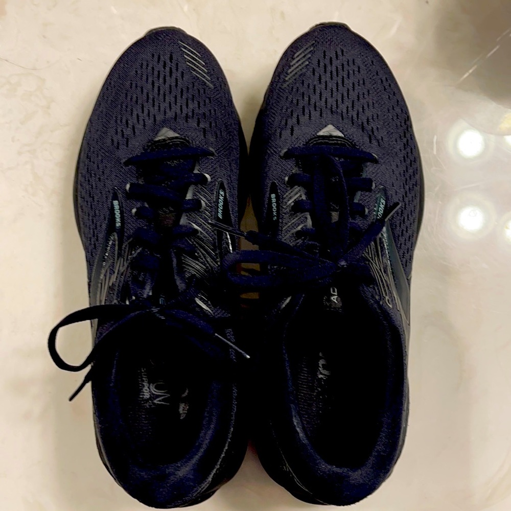 Brooks Adrenaline with cushion support women’s size 8